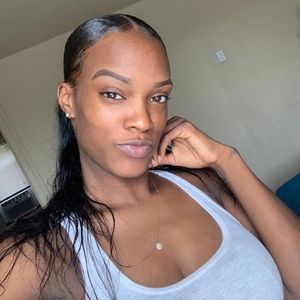 Meet your Posher, Roniesha